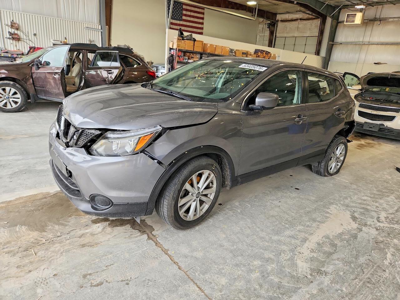 Salvage Nissan Rogue Image