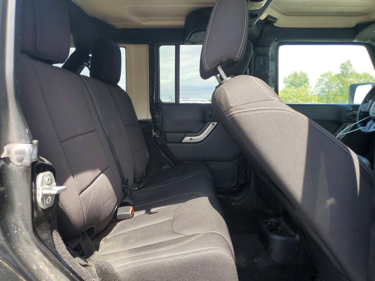 Jeep Wrangler Sahara