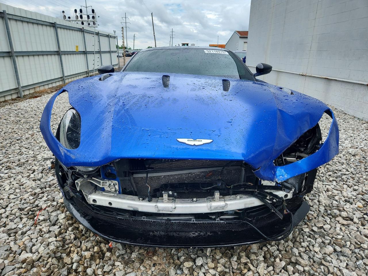 Aston Martin DB11 Amr