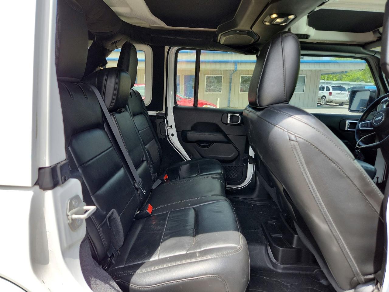 Jeep Wrangler Sahara