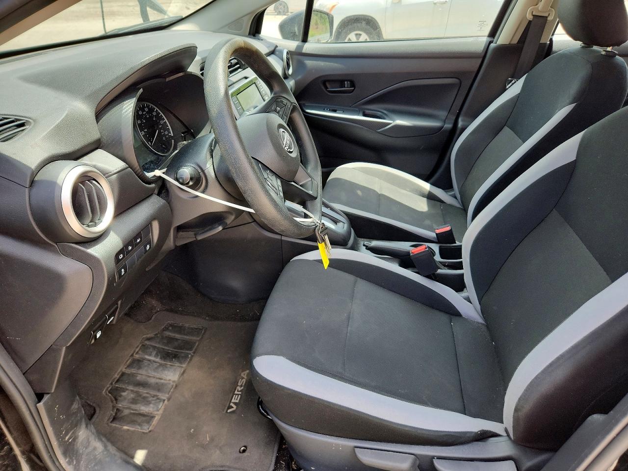 Nissan Versa S