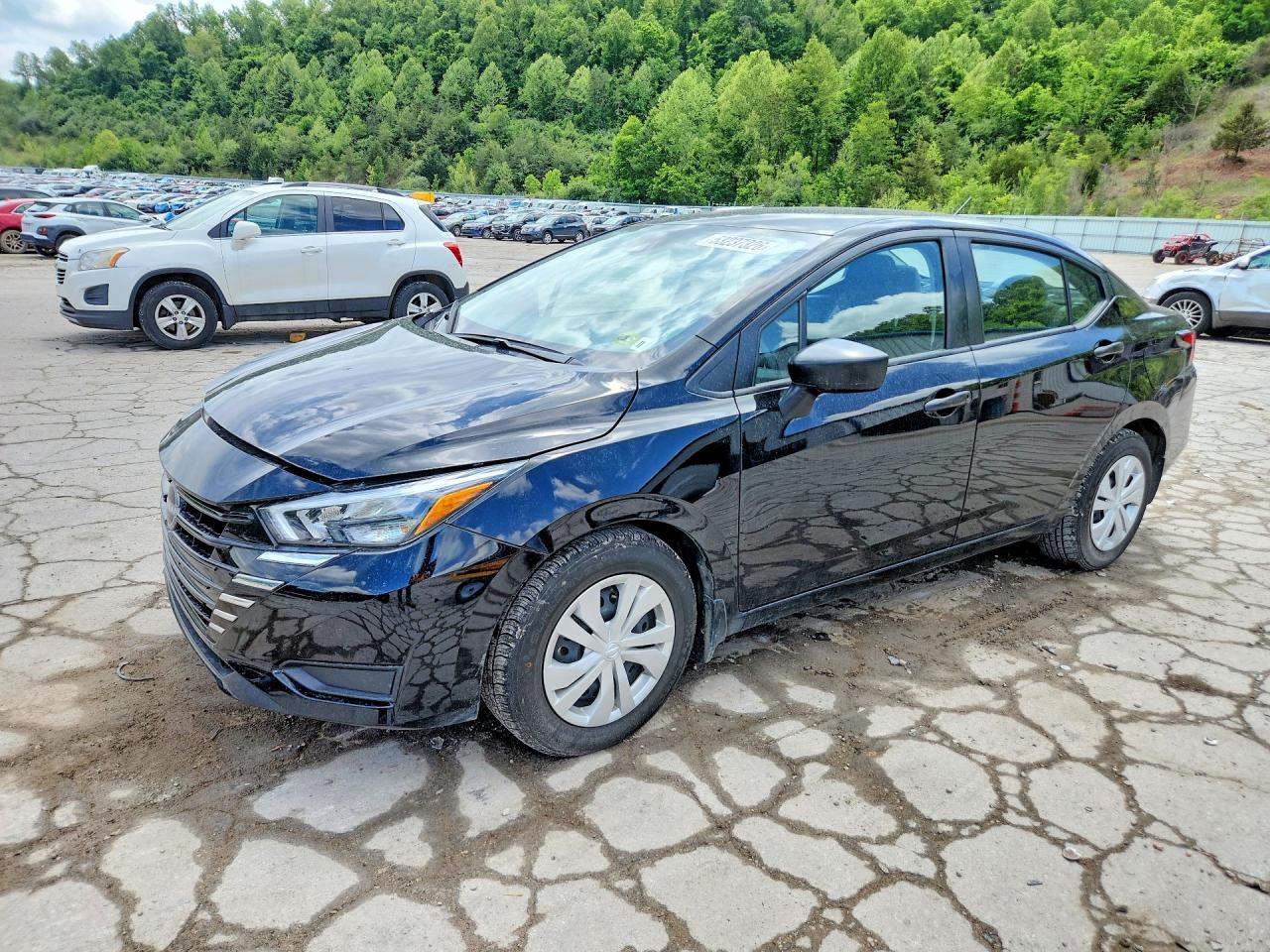 Salvage Nissan Versa Image
