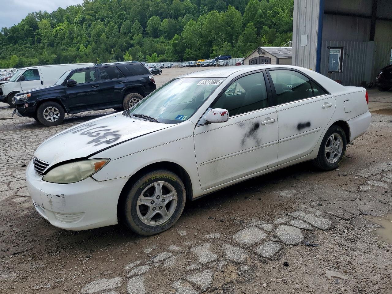 Salvage Toyota Camry Image