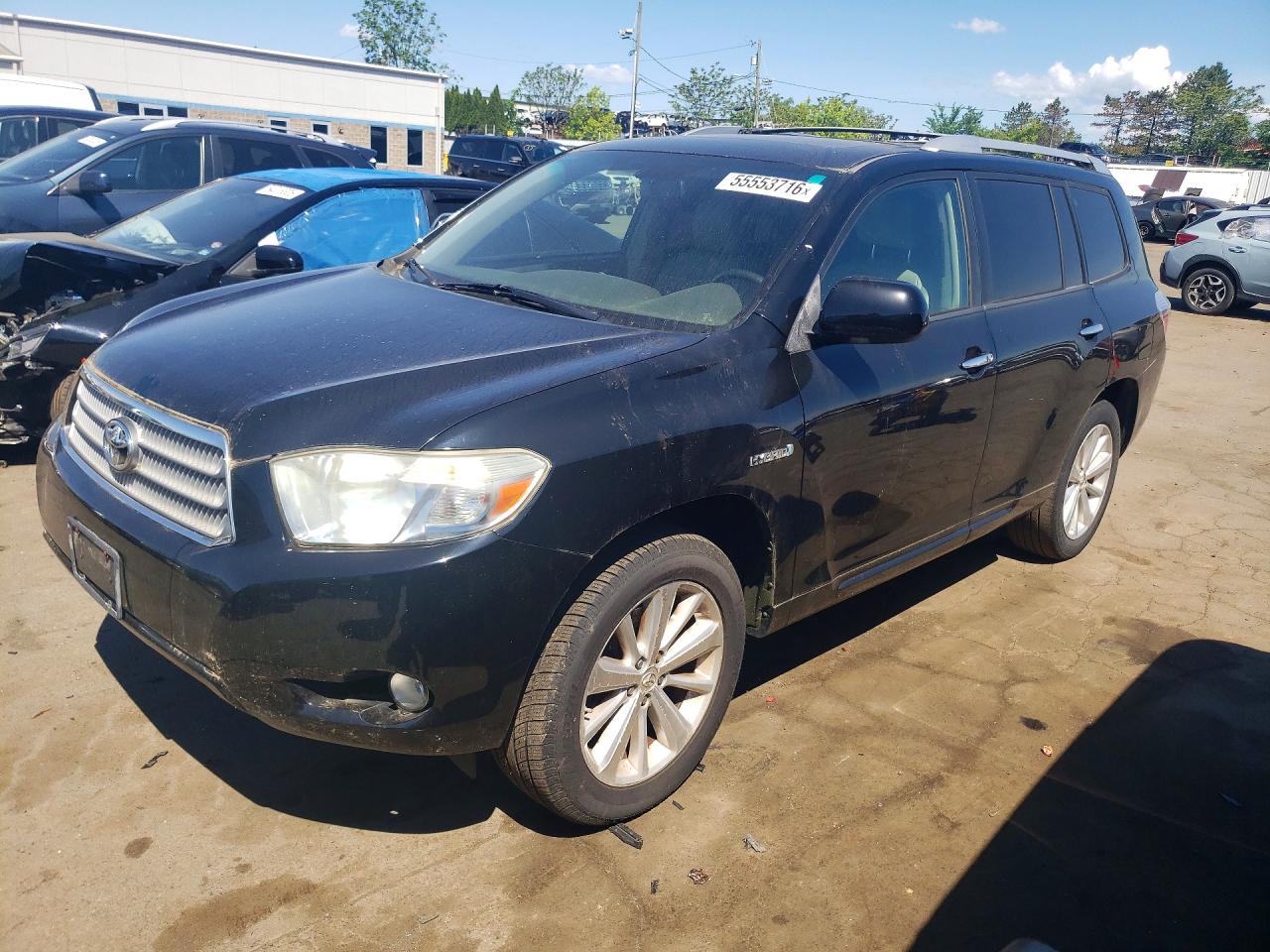 Salvage Toyota Highlander Image