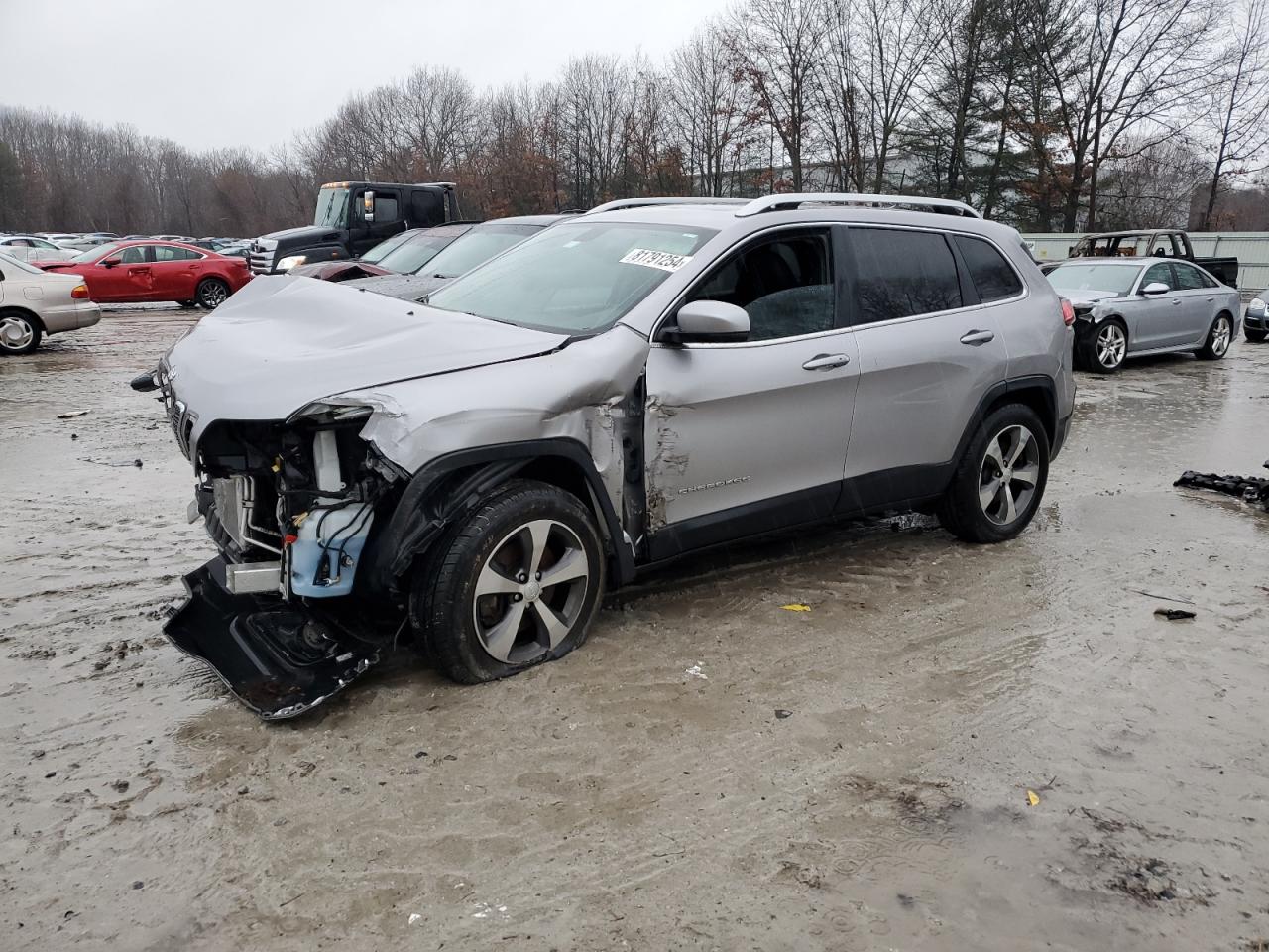 Salvage Jeep Cherokee Image
