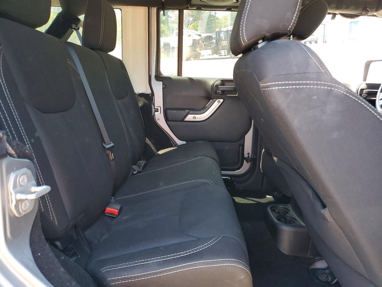 Jeep Wrangler Sahara