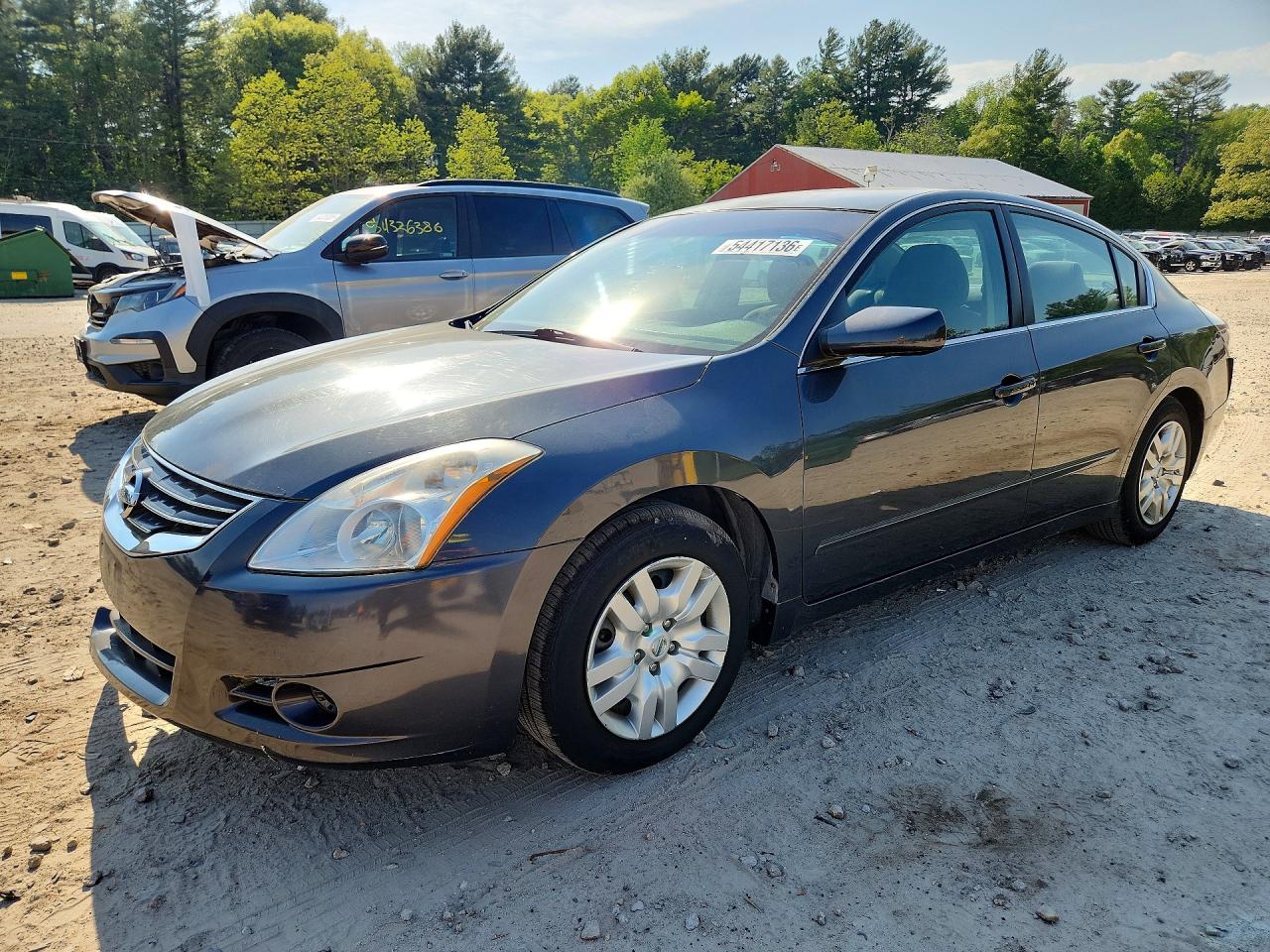 Salvage Nissan Altima Image