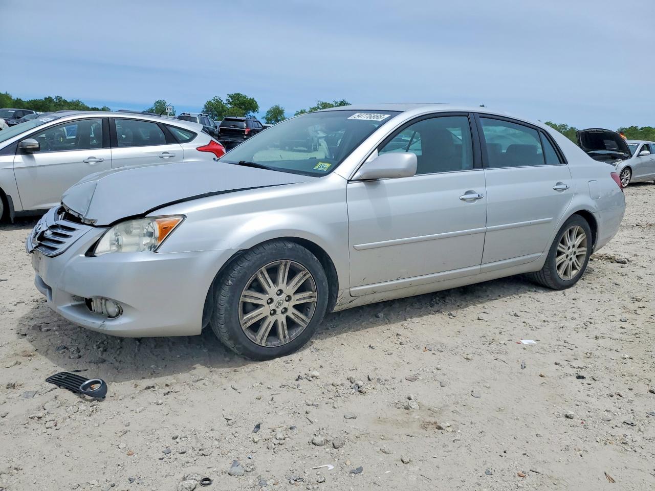 Salvage Toyota Avalon Image