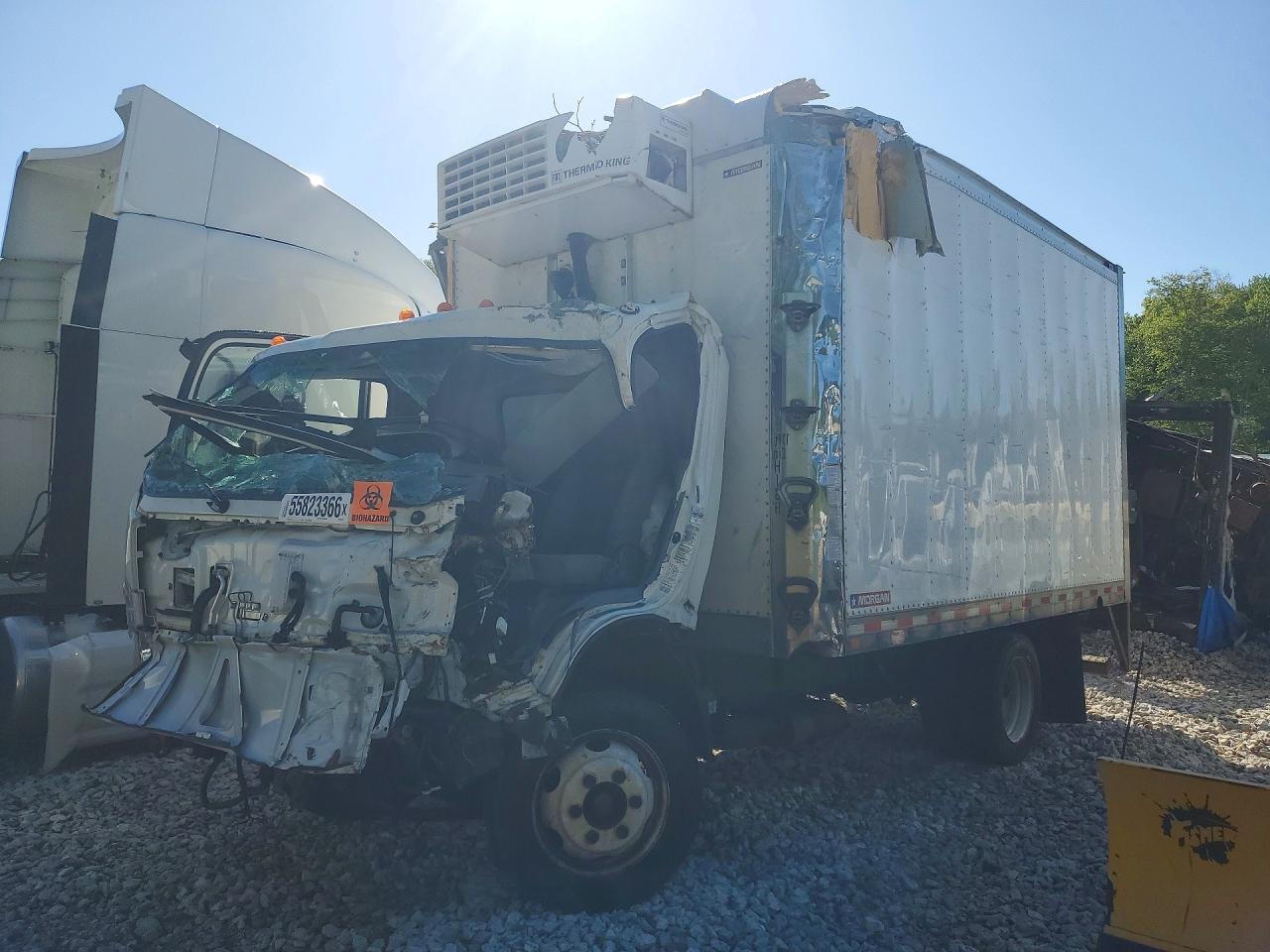 Salvage Isuzu Npr Image