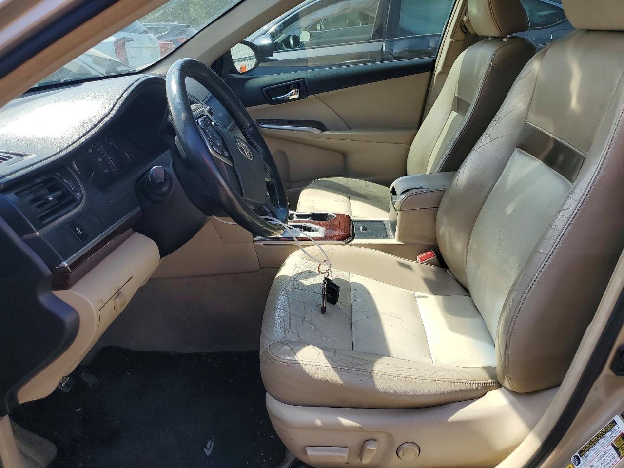 Toyota Camry Xle V6