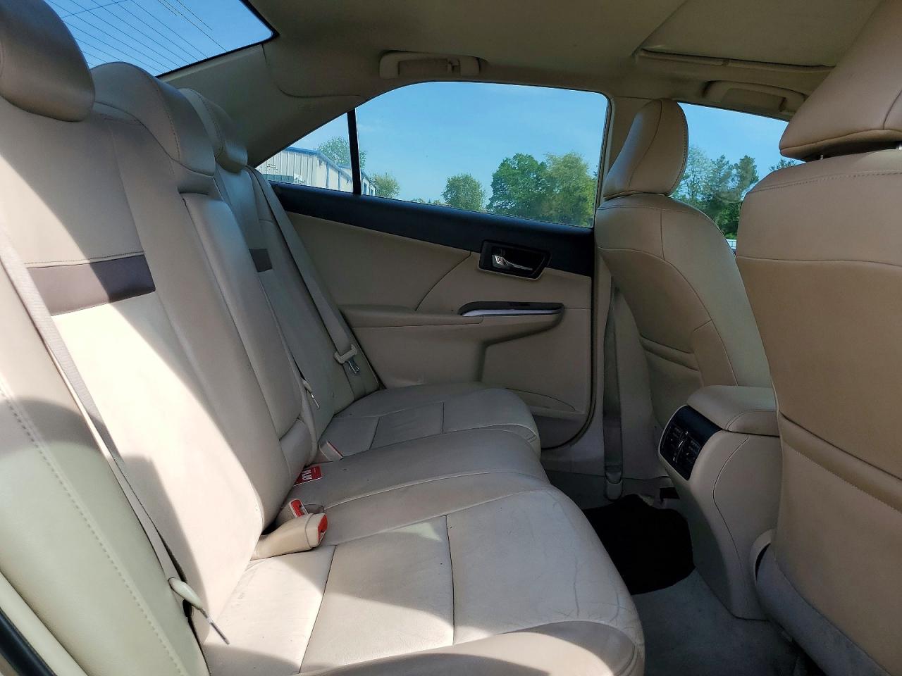 Toyota Camry Xle V6