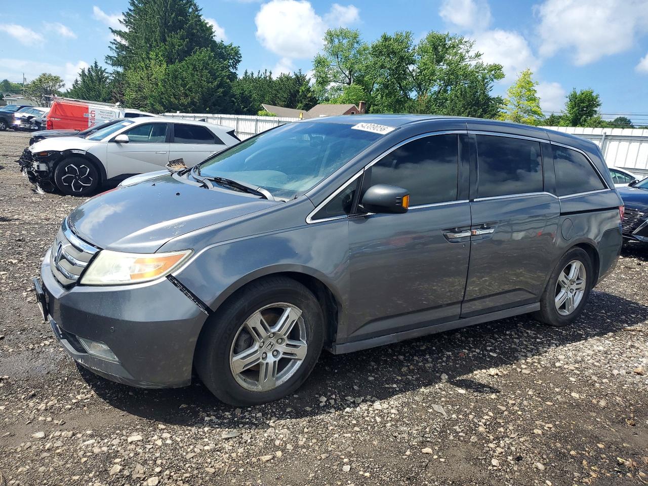 Salvage Honda Odyssey Image