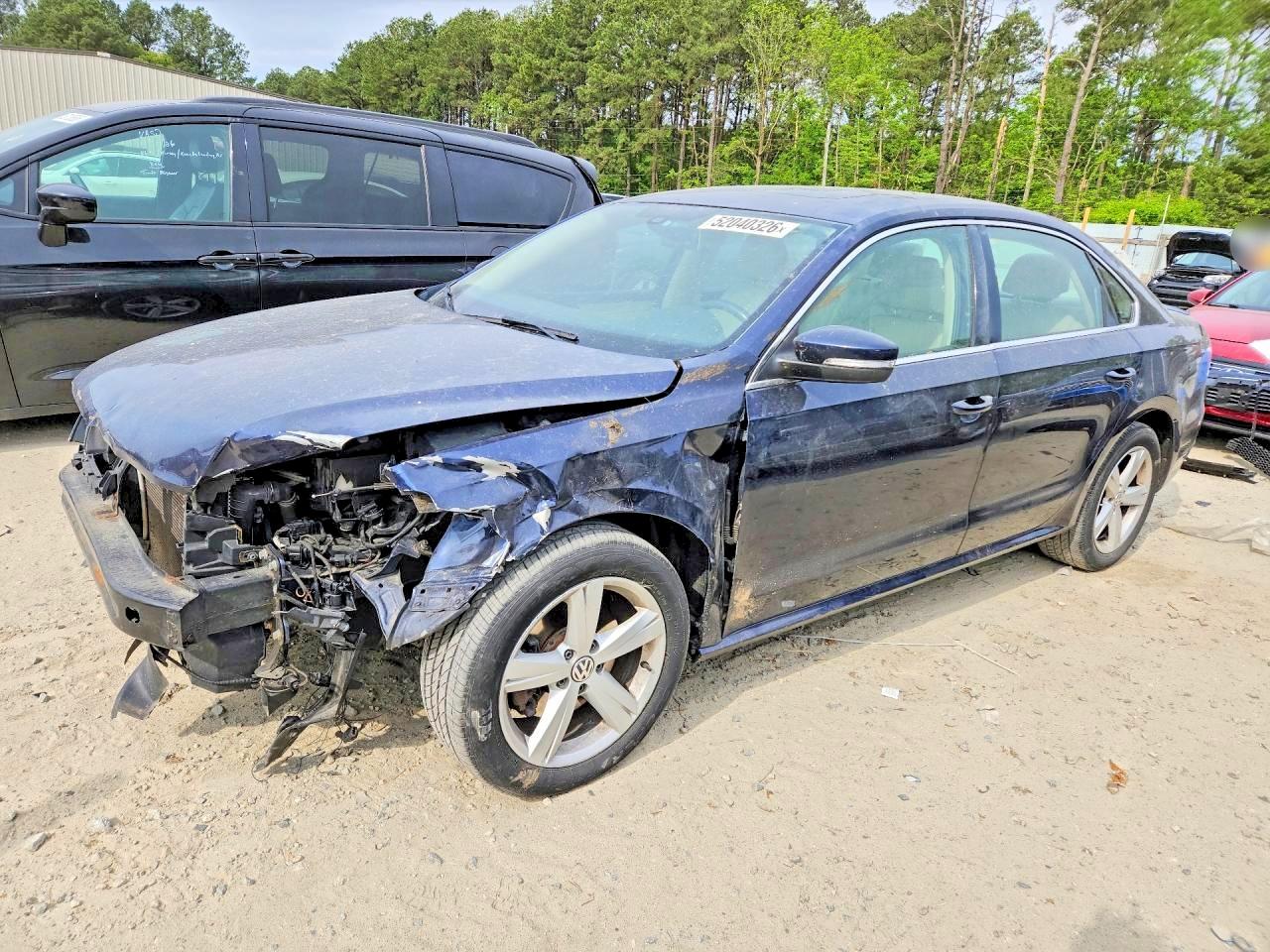 Salvage Volkswagen Passat Image