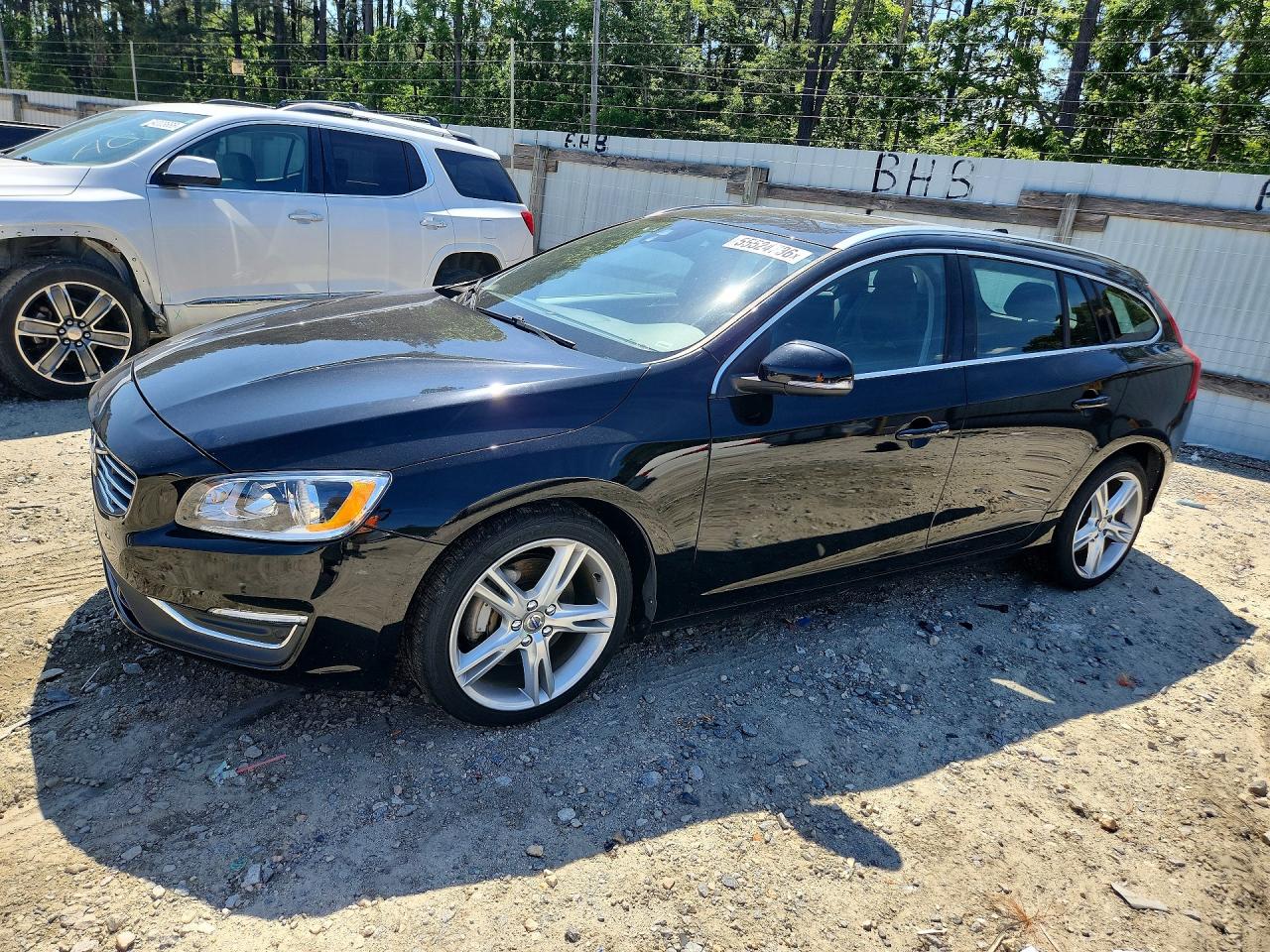 Salvage Volvo V60 Image