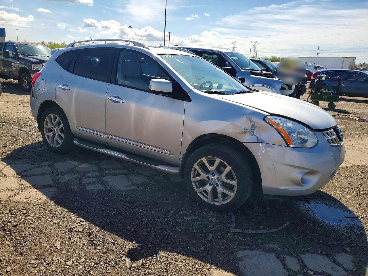 Nissan Rogue S