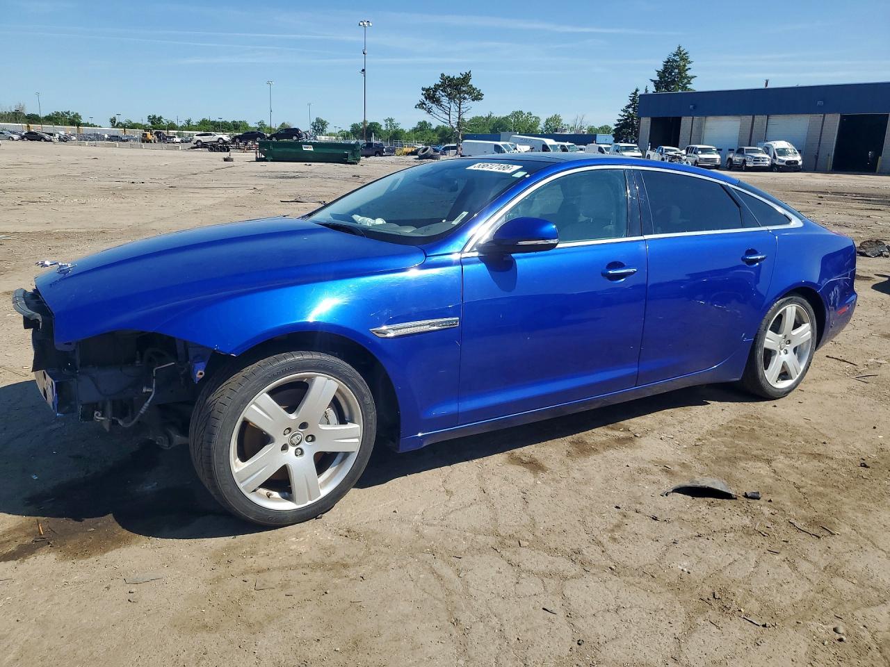 Salvage Jaguar XJ Image