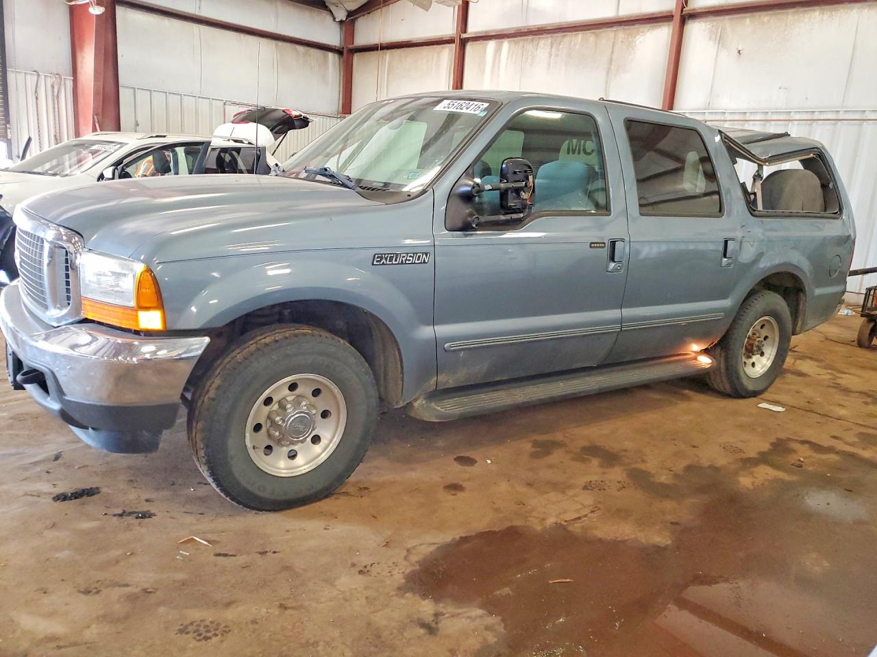 Salvage Ford Excursion Image