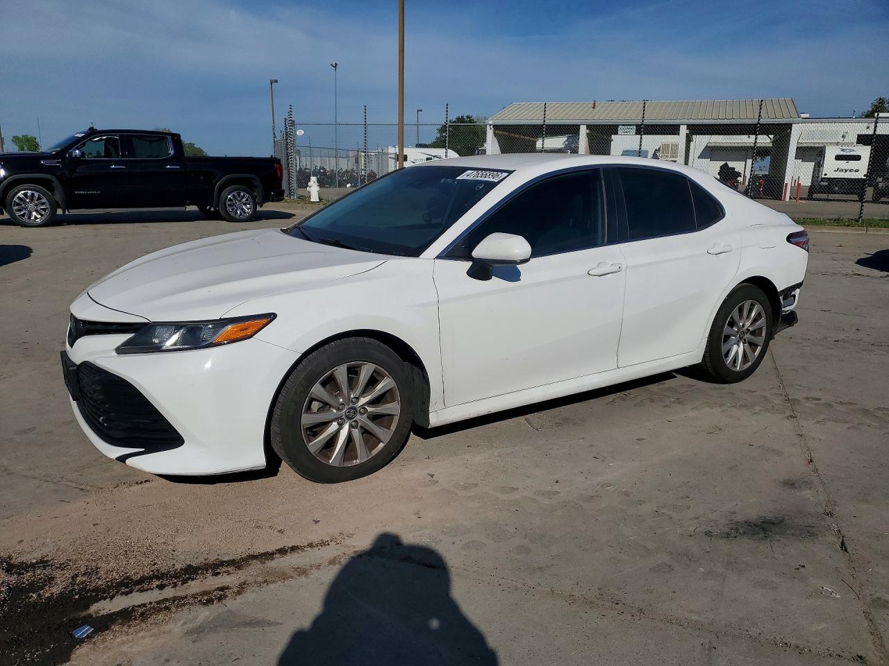 Salvage Toyota Camry Image