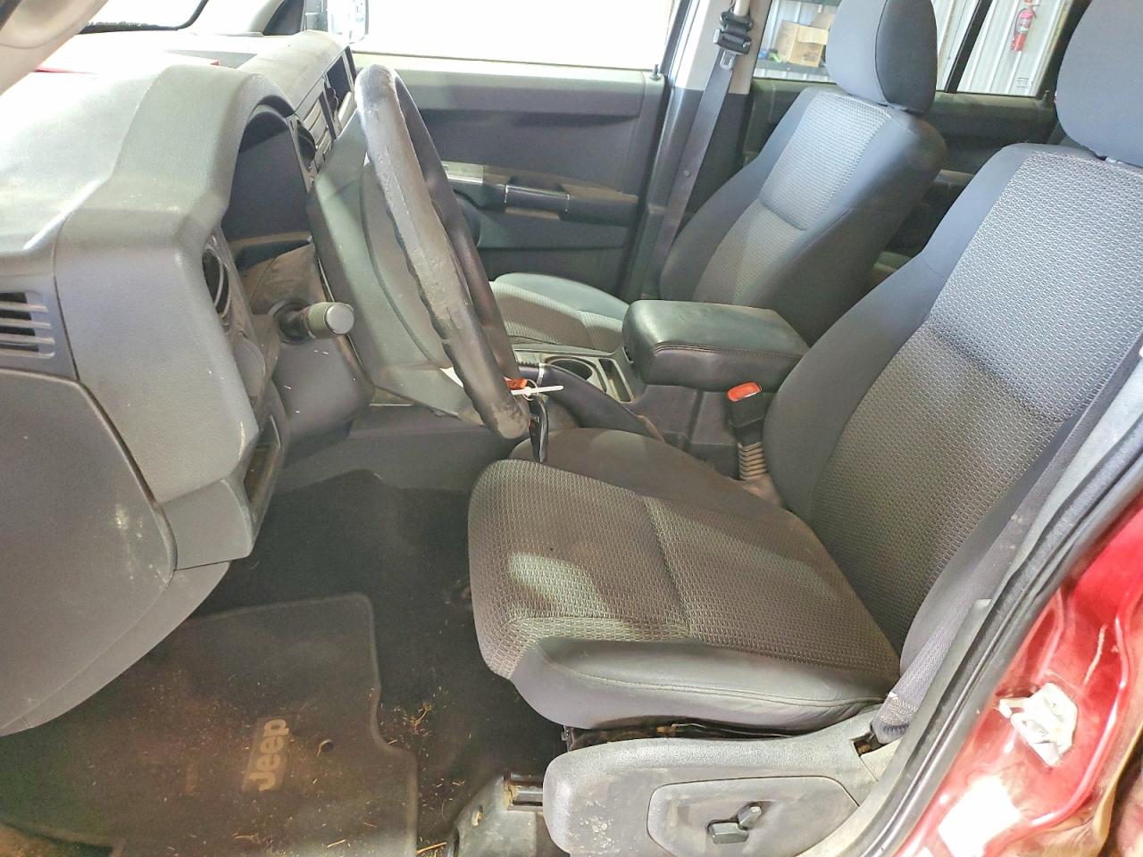 Jeep Commander Sport