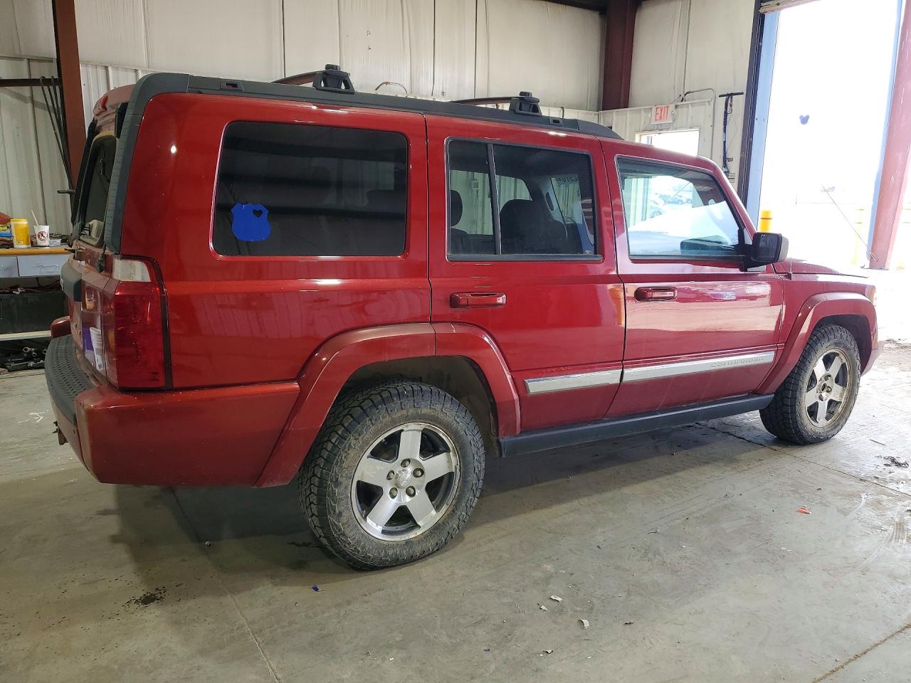 Jeep Commander Sport