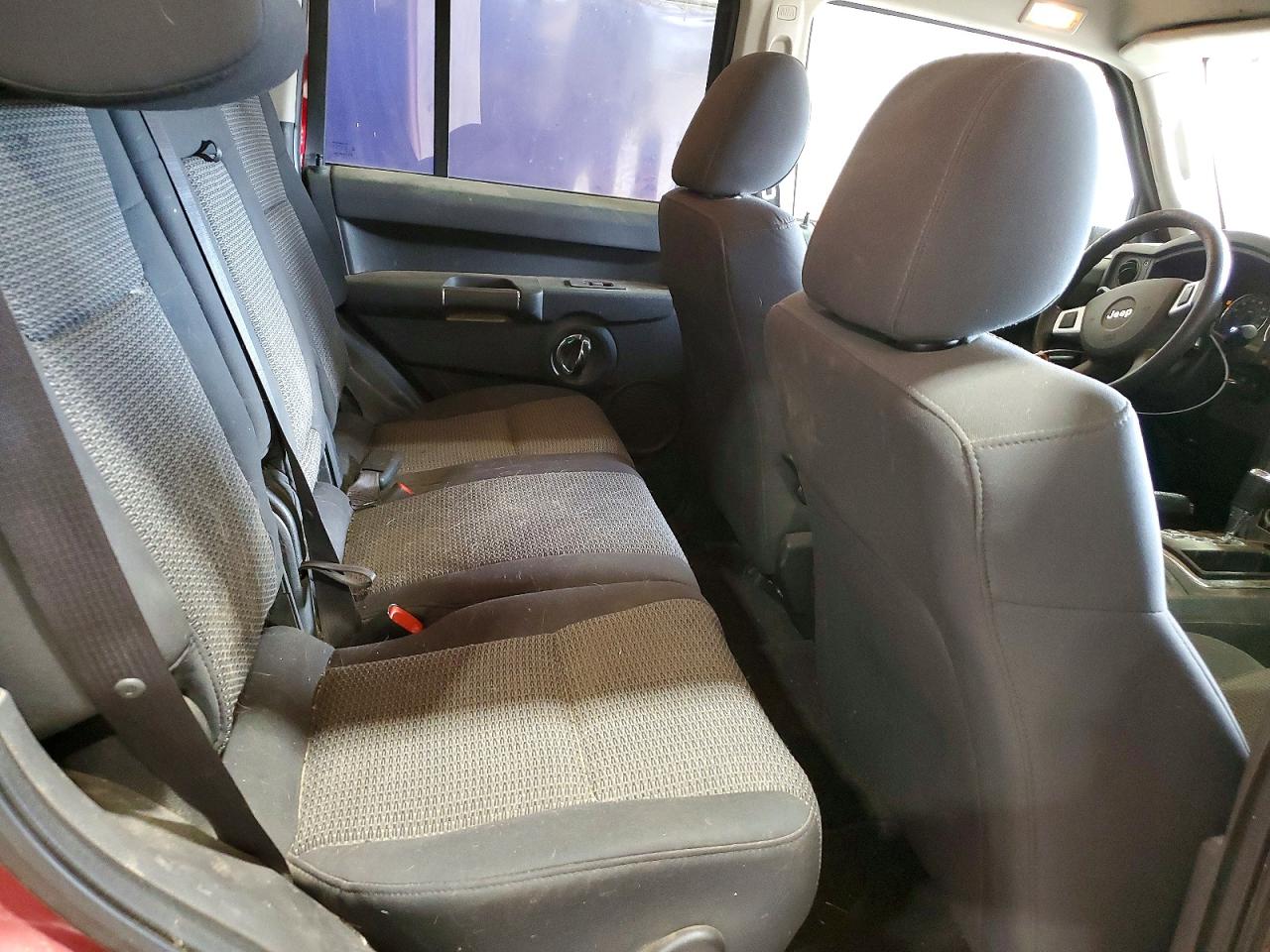 Jeep Commander Sport