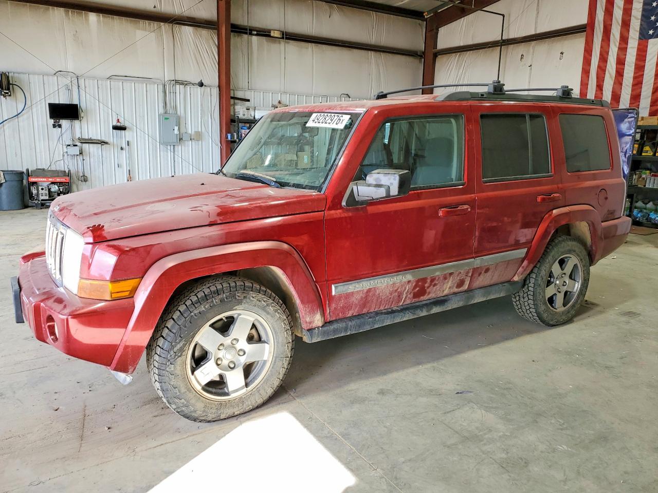 Salvage Jeep Commander Image