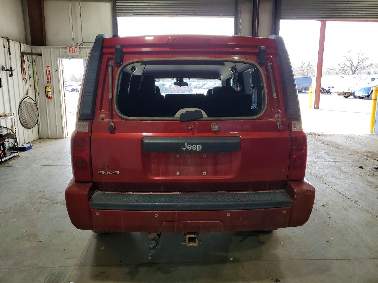 Jeep Commander Sport
