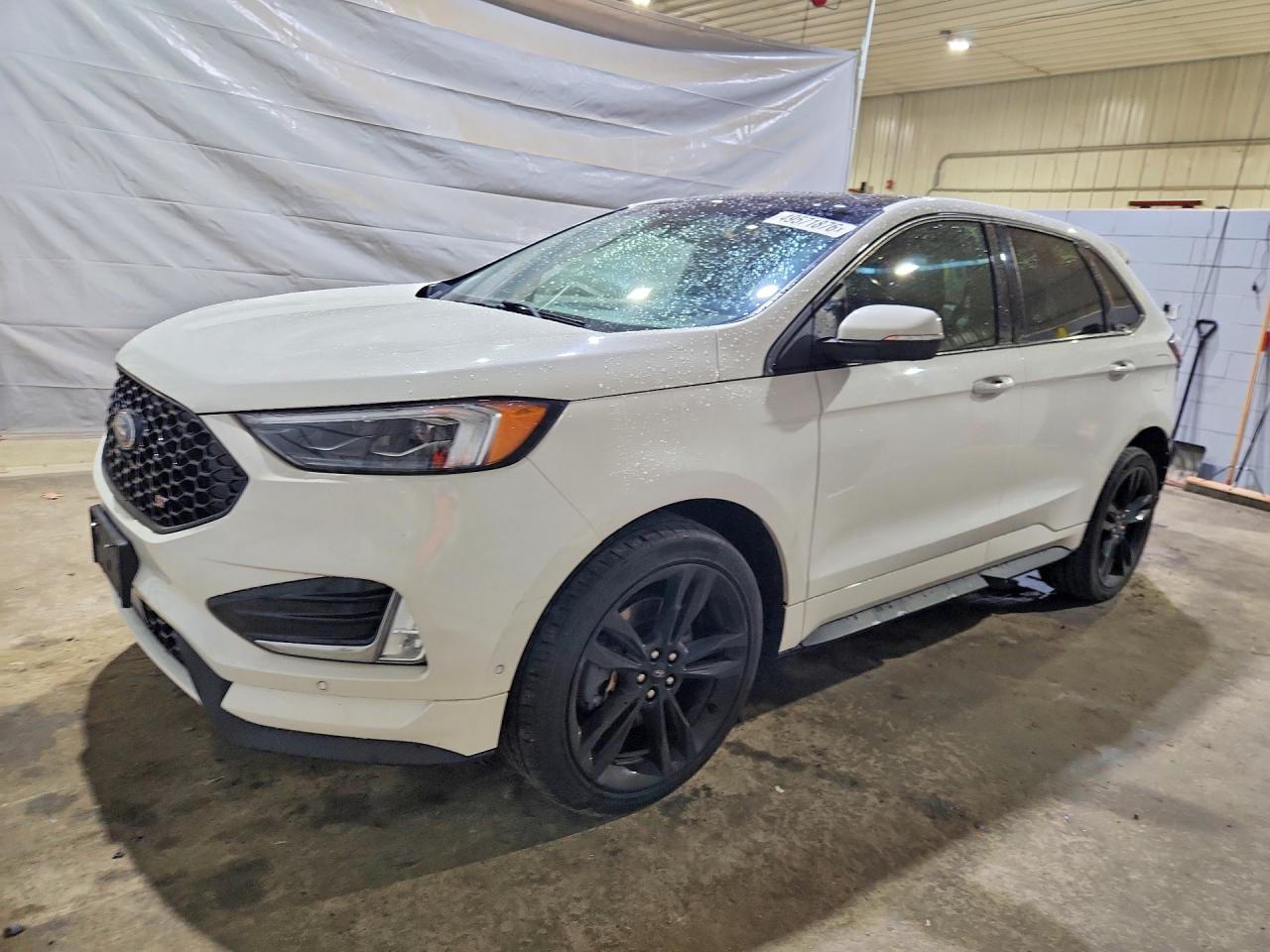 Salvage Ford Edge Image