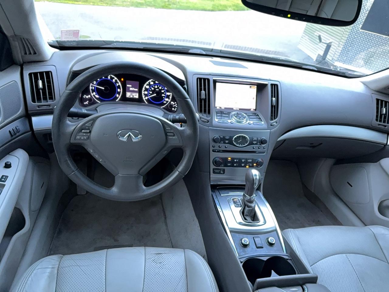 INFINITI G37 X