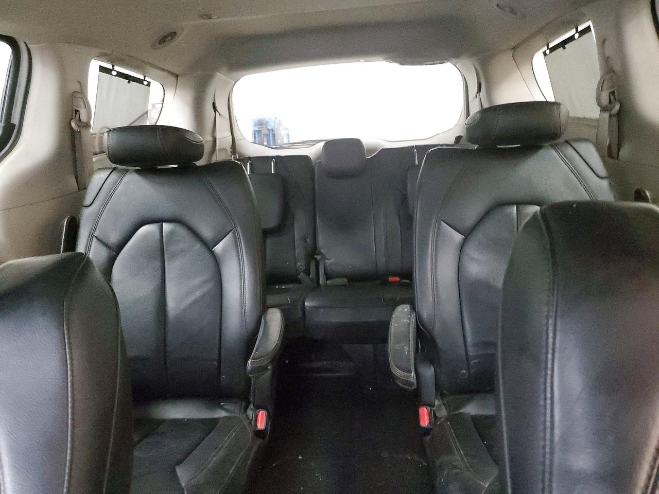 Chrysler Pacifica Touring L