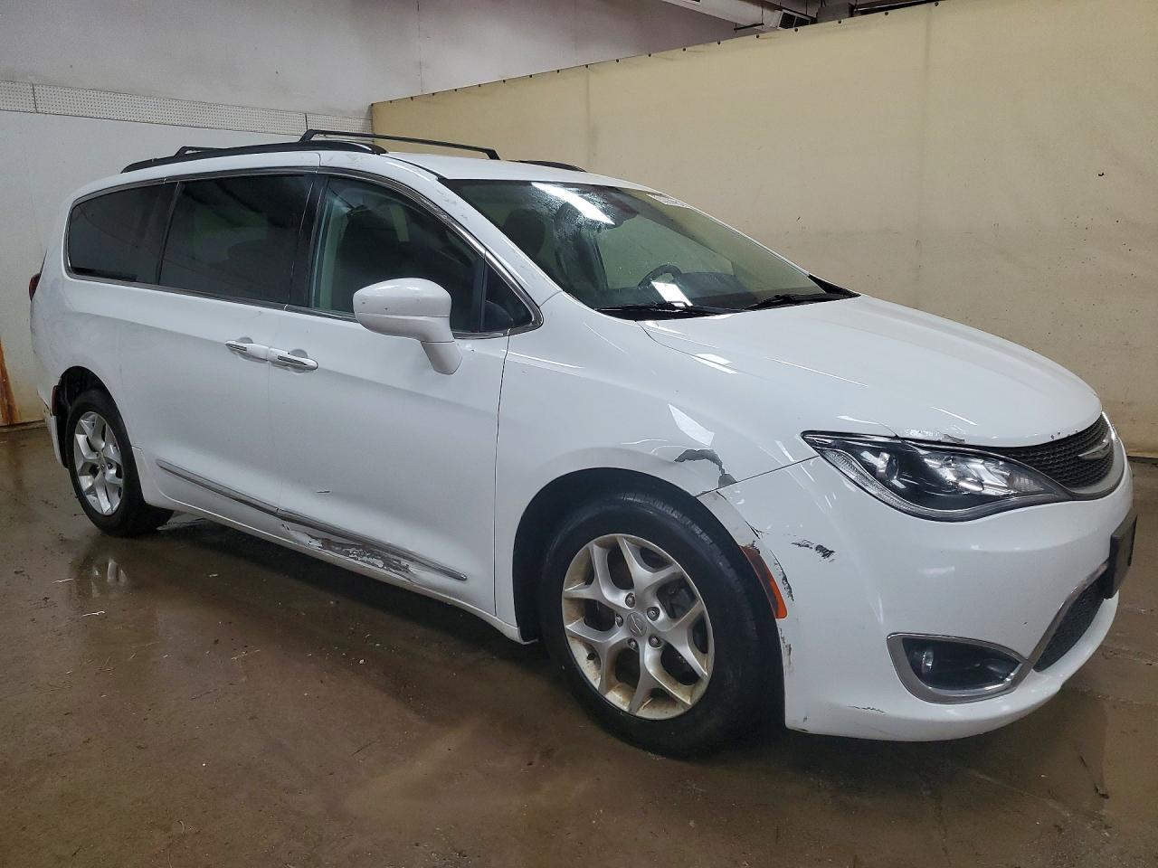 Chrysler Pacifica Touring L