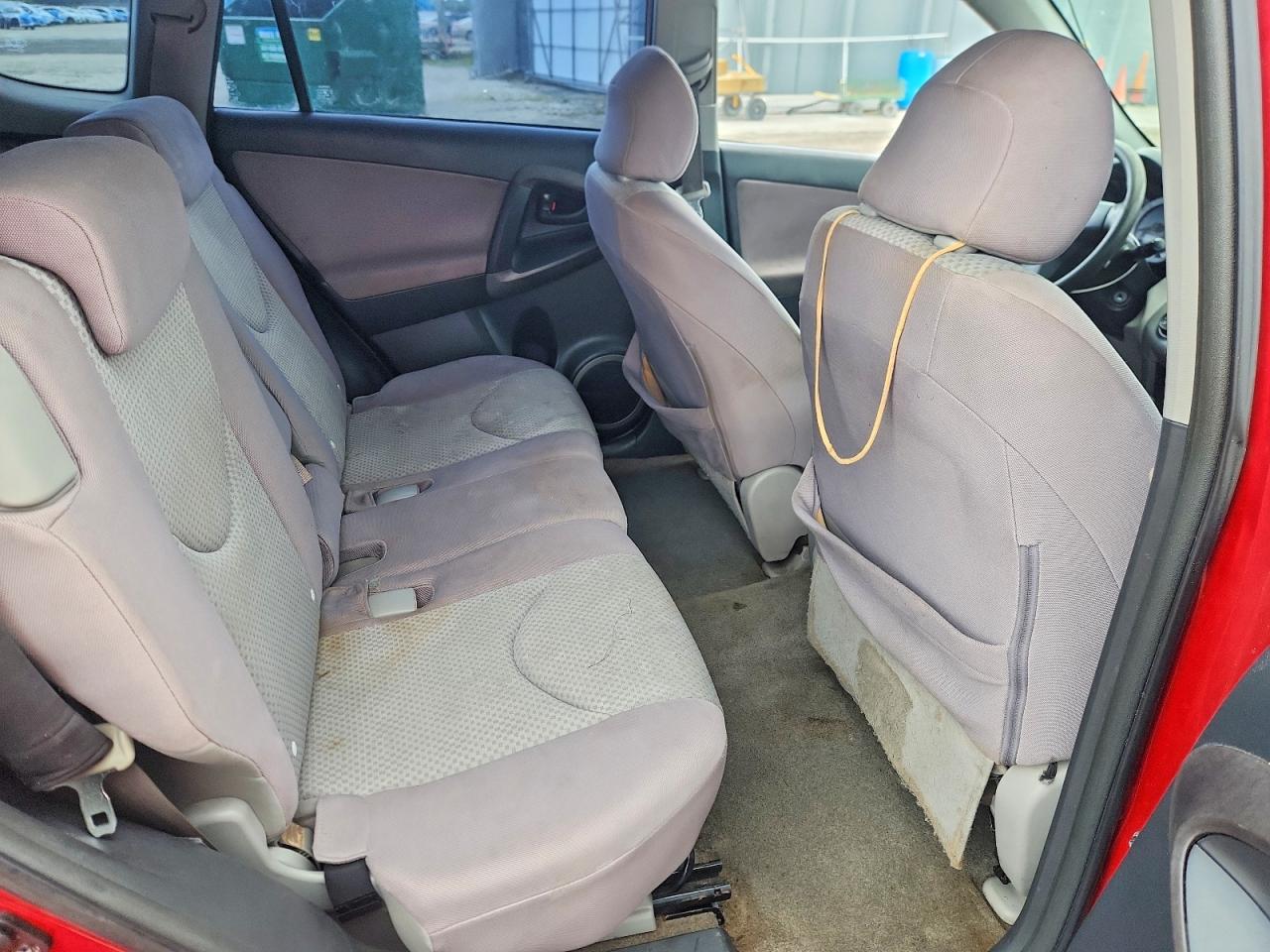 Toyota RAV4 Base