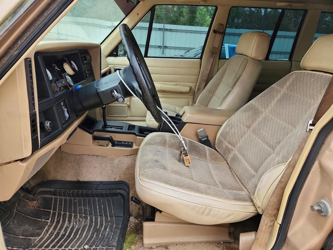 Jeep Cherokee
