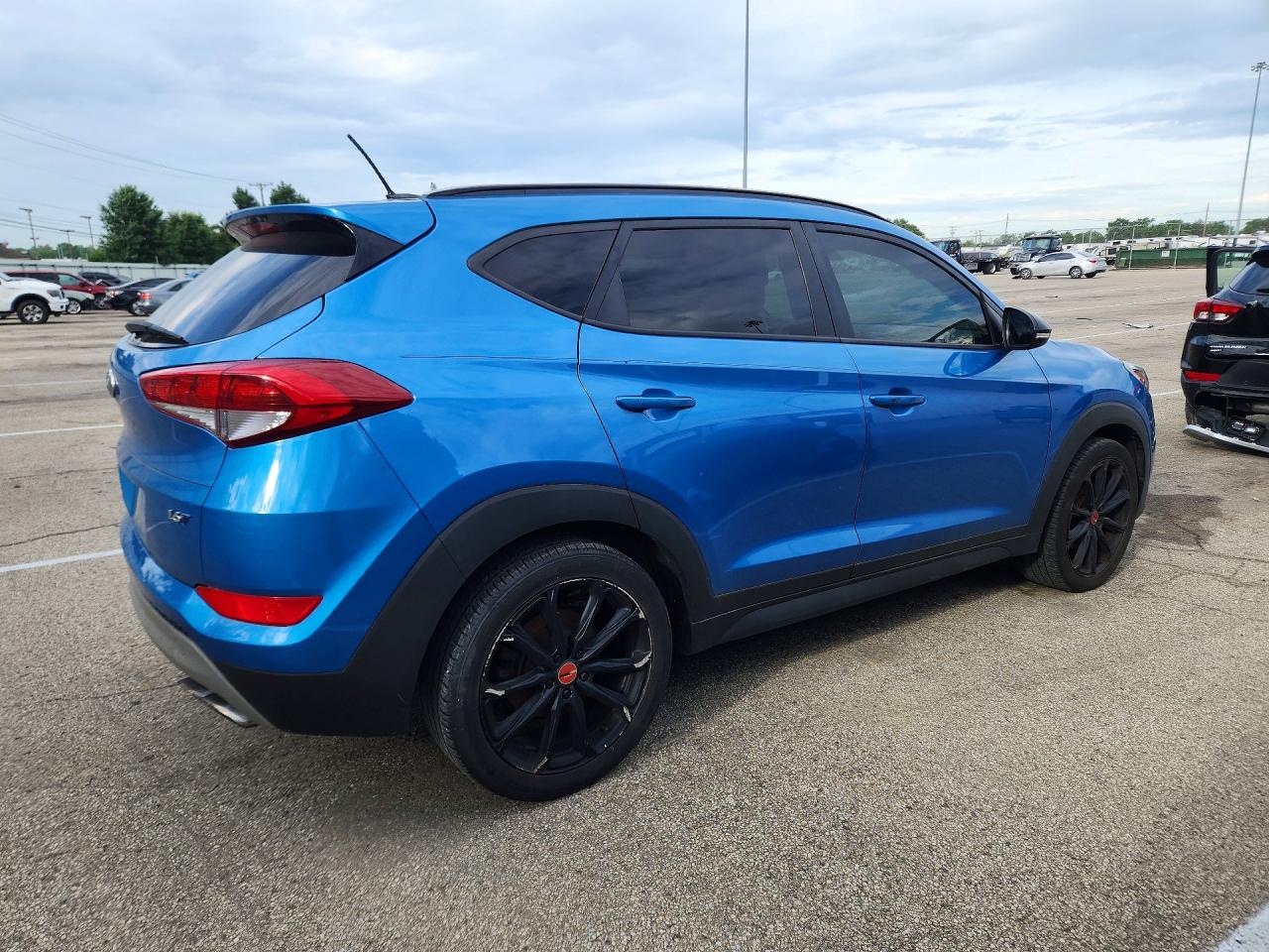 Hyundai TUCSON Night