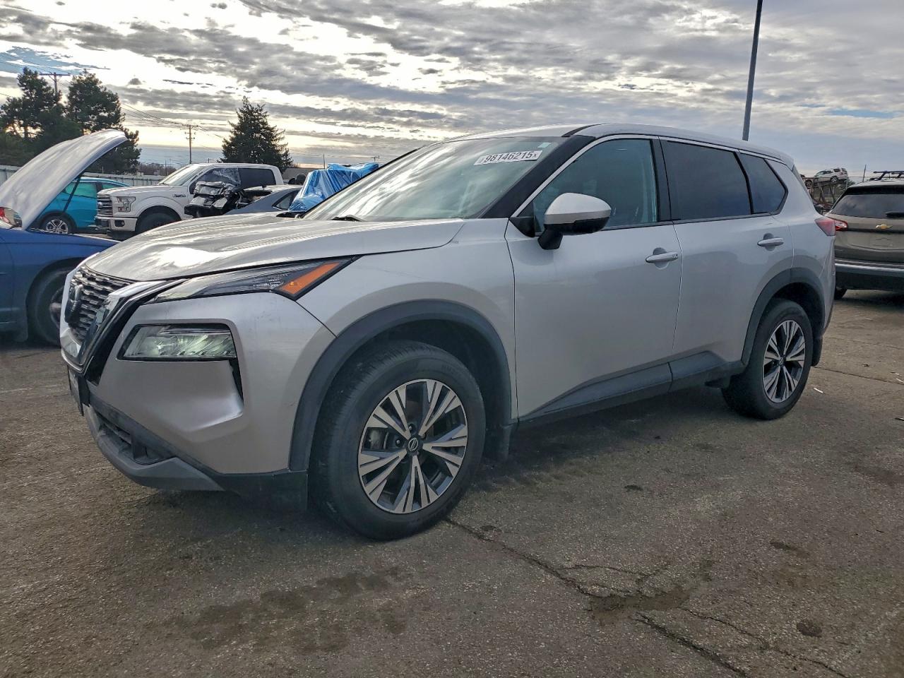 Salvage Nissan Rogue Image