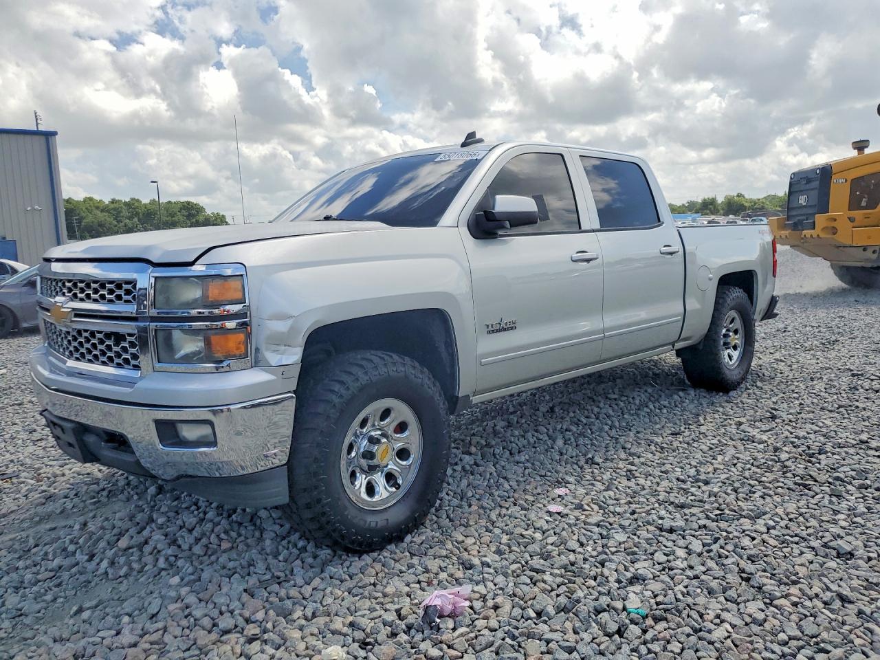 Salvage Chevrolet Silverado Image