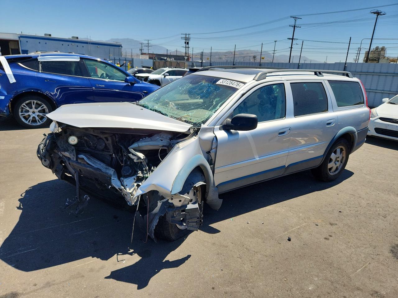 Salvage Volvo XC70 Image