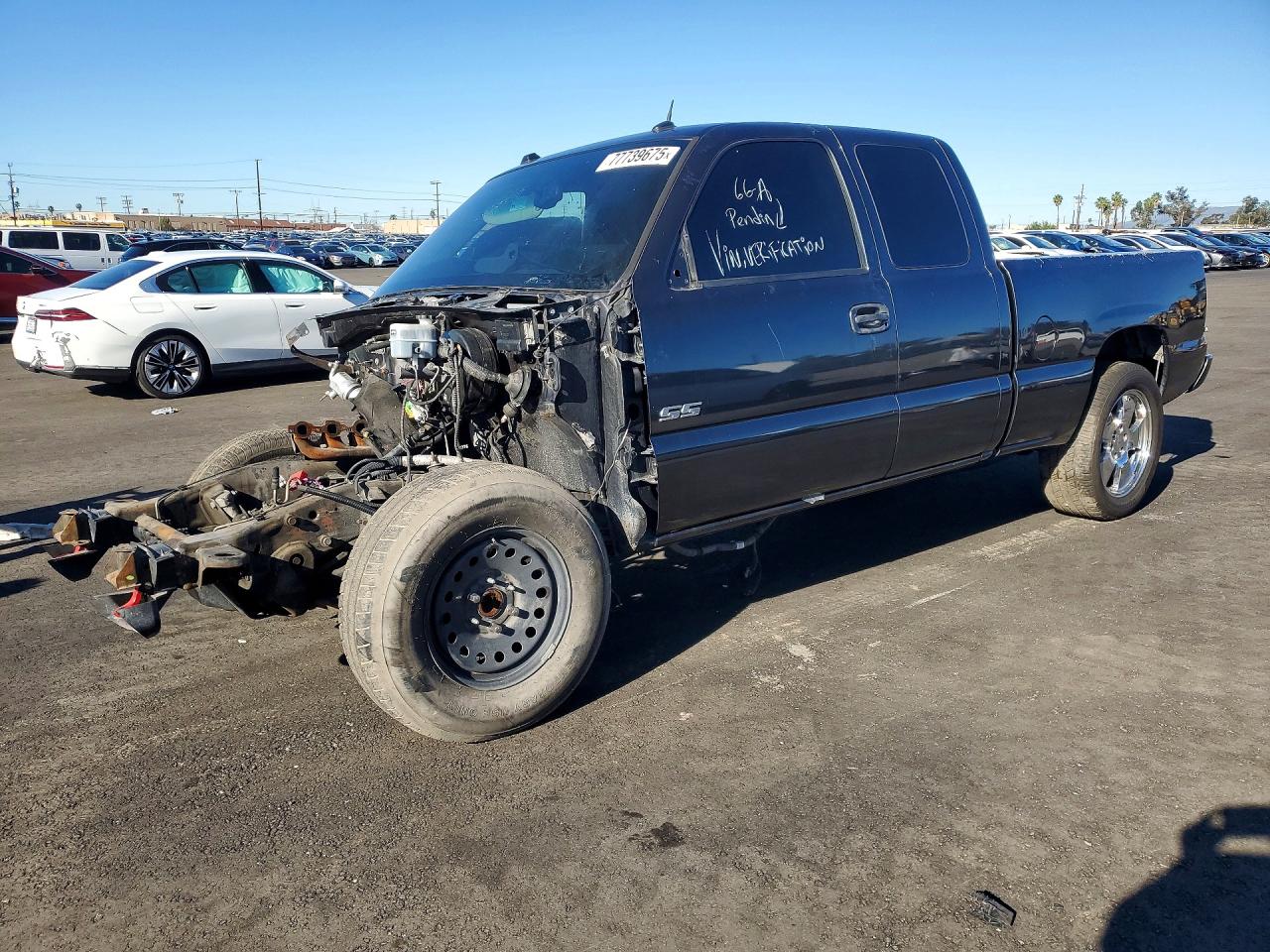 Salvage Chevrolet Silverado Image