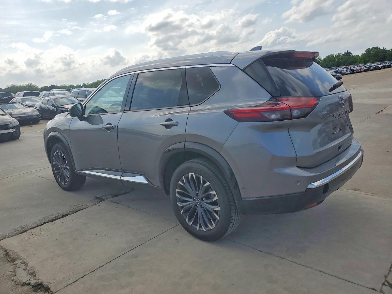 Nissan Rogue Platinum