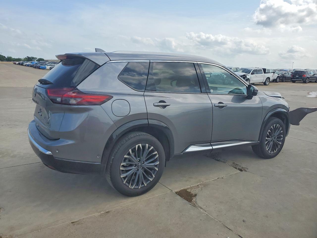 Nissan Rogue Platinum