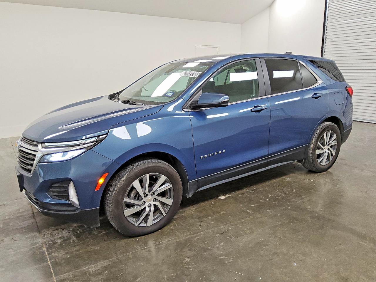 Salvage Chevrolet Equinox Image