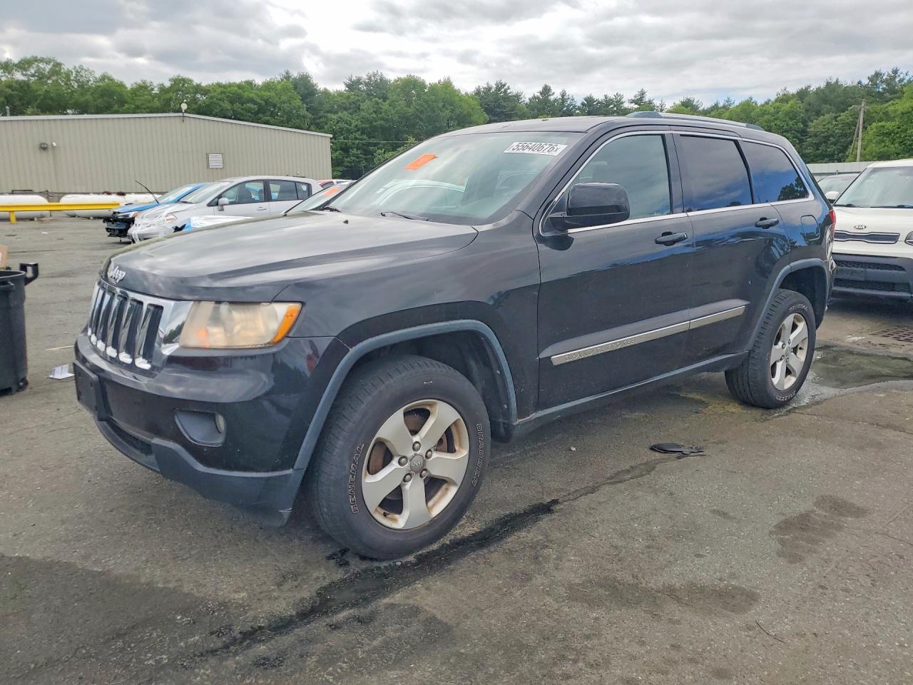 Salvage Jeep Cherokee Image