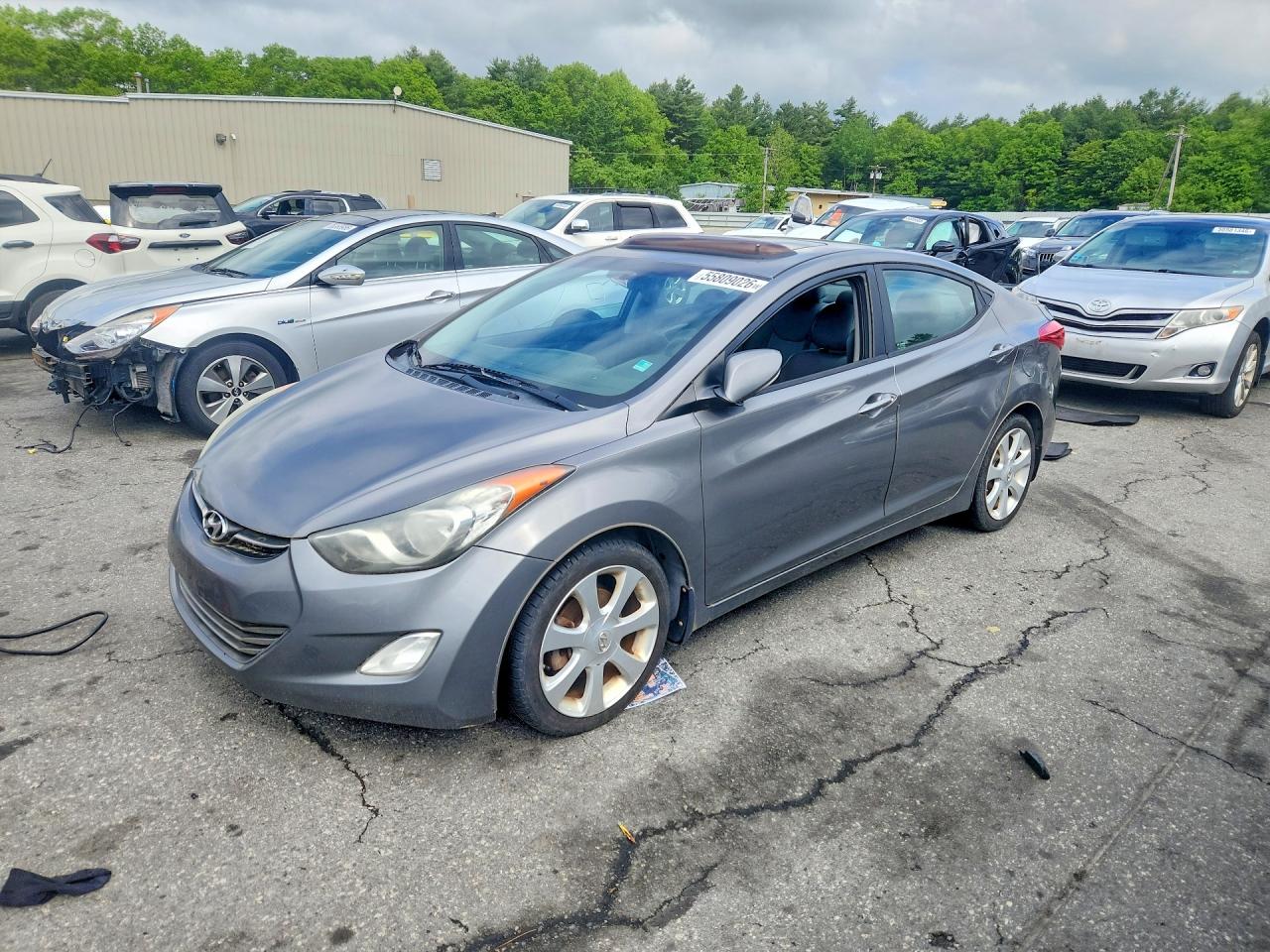 Salvage Hyundai ELANTRA Image