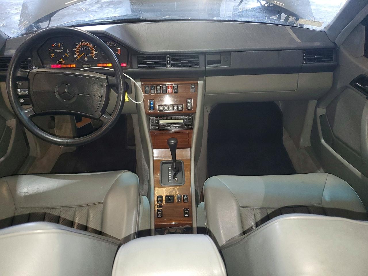 Mercedes-Benz 300-Class Ce
