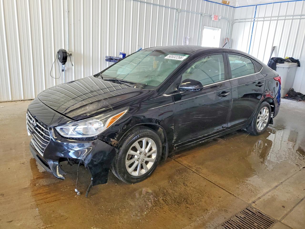 Salvage Hyundai ACCENT Image