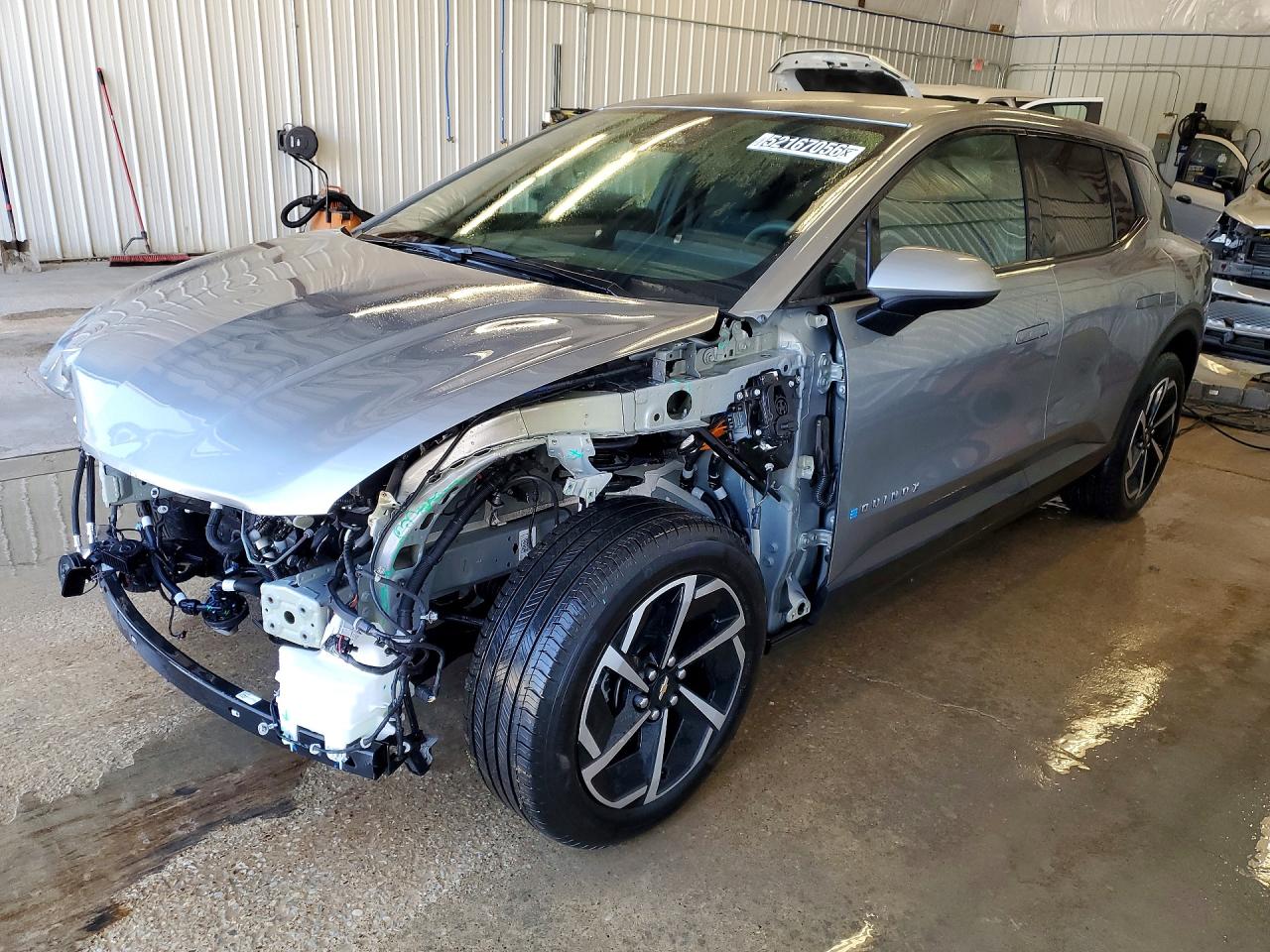 Salvage Chevrolet Equinox Image