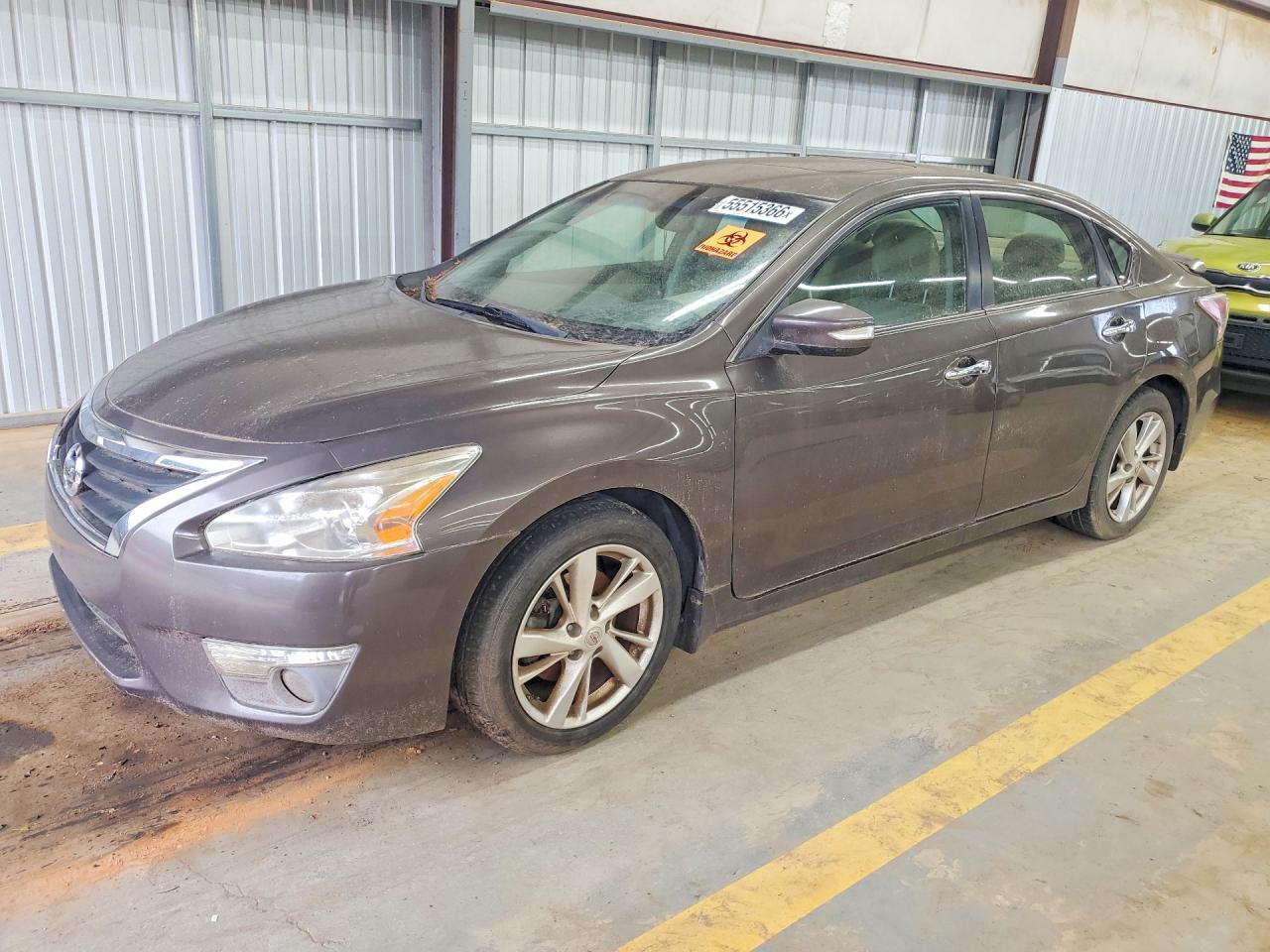 Salvage Nissan Altima Image