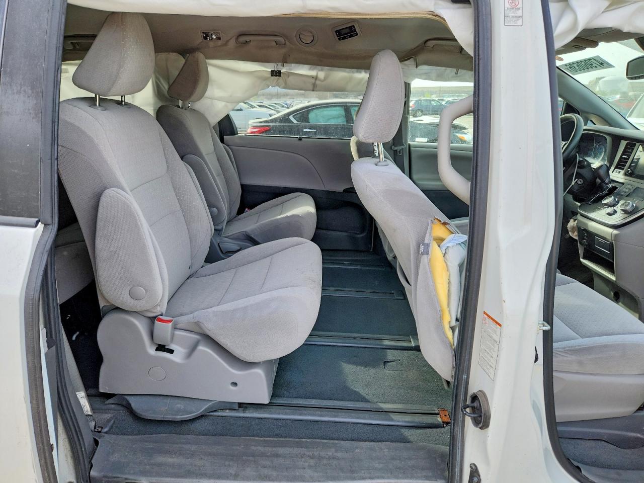 Toyota Sienna Le 7-passenger