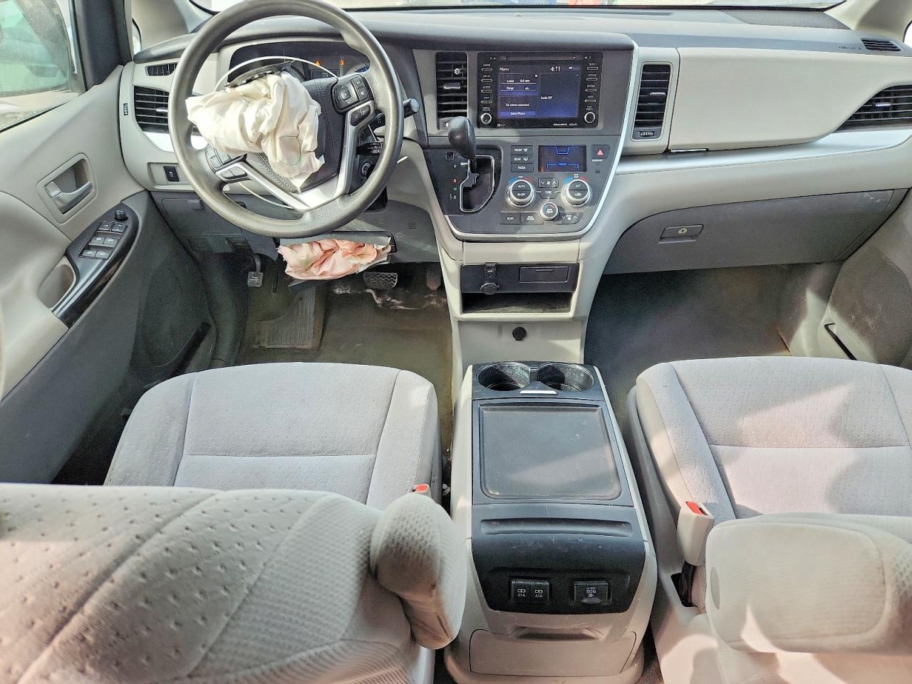 Toyota Sienna Le 7-passenger
