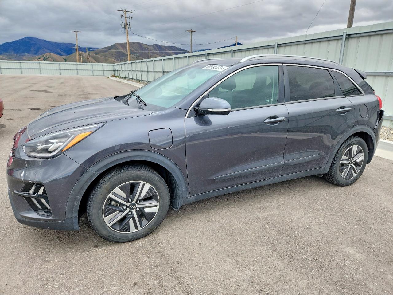 Salvage Kia Niro Image
